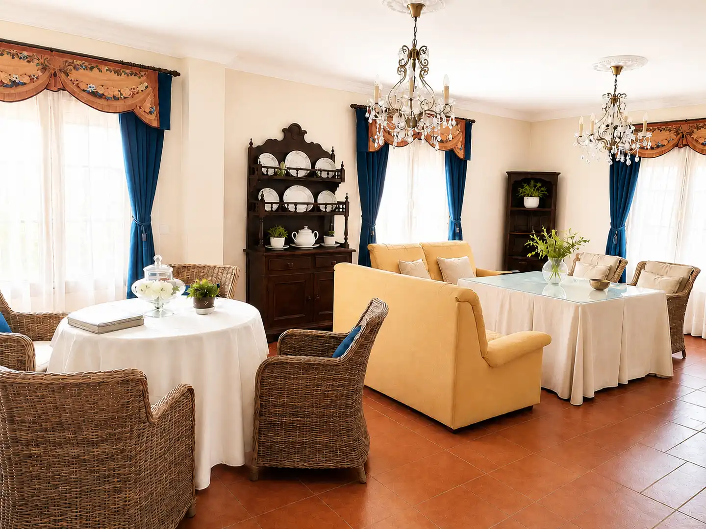 Comedor de Casa o chalet en venta en Valencia de Alcántara con Aire acondicionado, Calefacción y Jardín privado