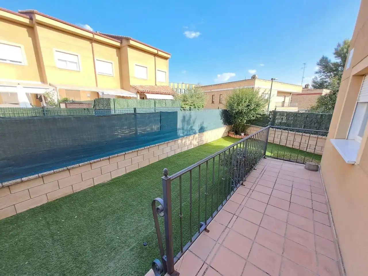Terraza de Casa adosada en venta en Villagonzalo Pedernales con Calefacción, Jardín privado y Terraza