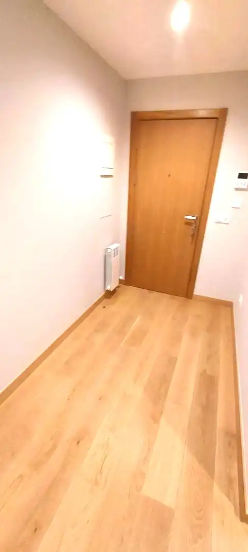 Piso de alquiler en Vigo  con Calefacción, Parquet y Trastero