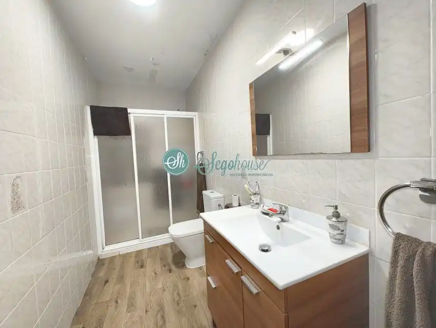 Baño de Piso en venta en Casla con Calefacción y Trastero