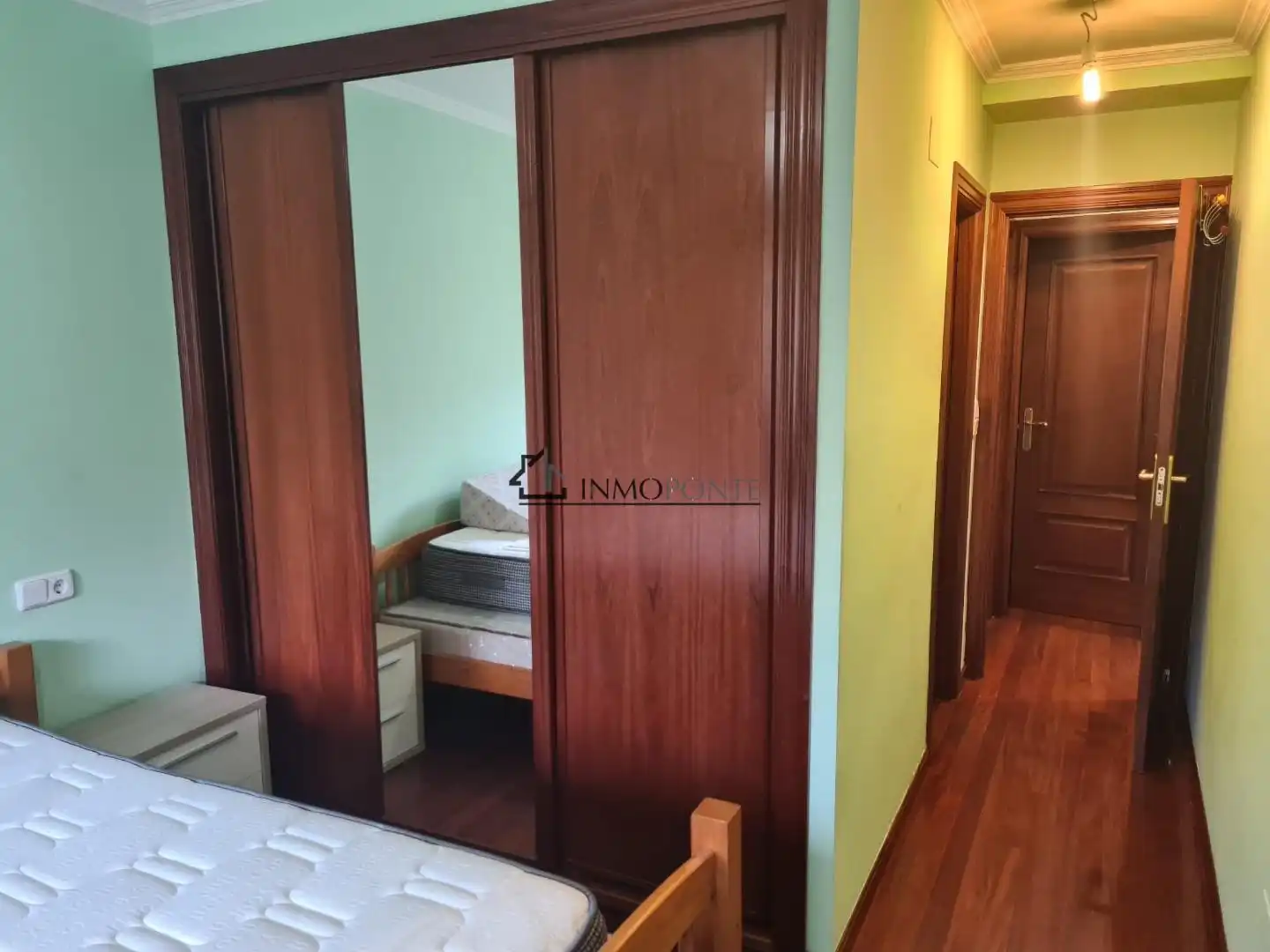 Bedroom of Apartments for rent in Pontevedra Capital   with Heating, Storage room and Furnished