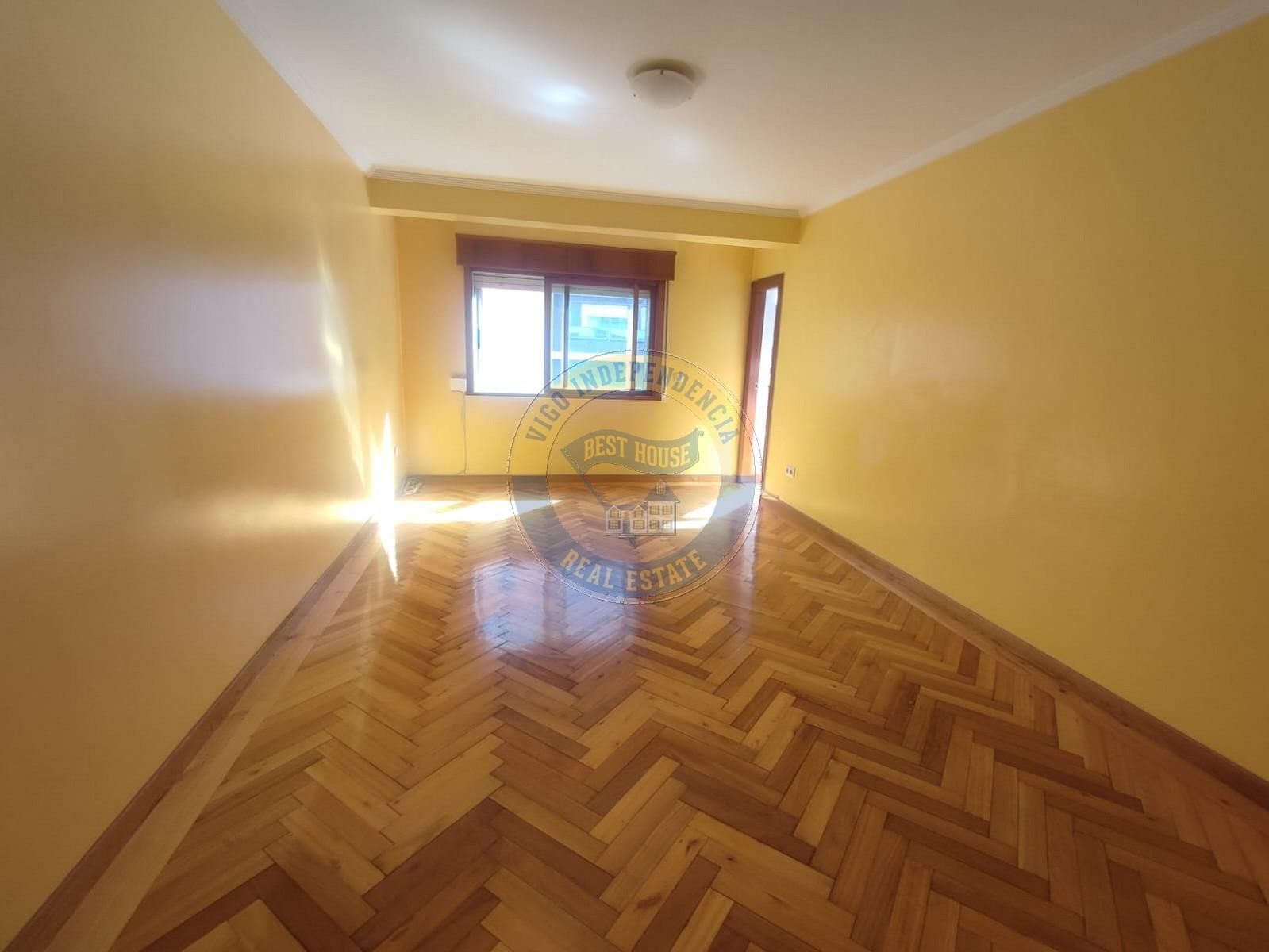 Flat for sale in  MENENDEZ PELAYO, Camelias - Pi y Margall