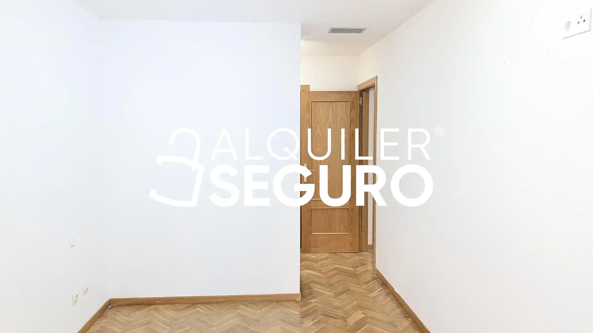 Bedroom of Flat for rent in Madrid  with Air Conditioner, Heating and Terrace