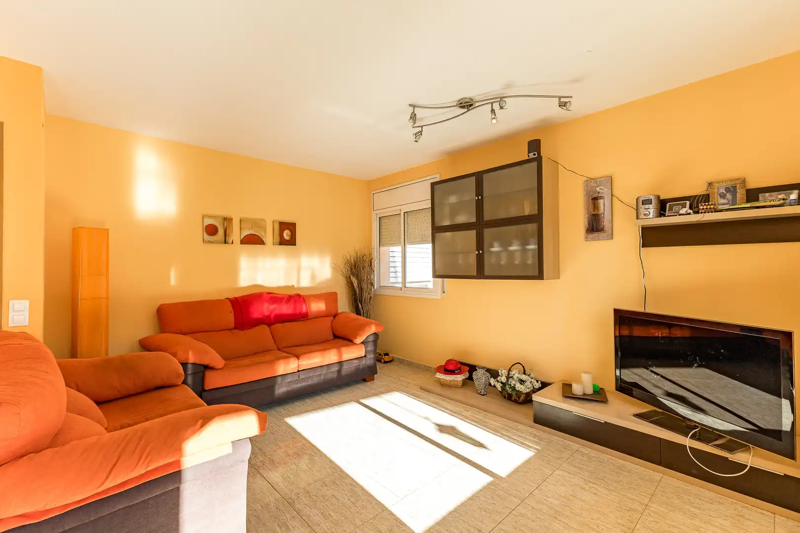Sala d'estar de Apartament en venda en Sant Sadurní d'Anoia amb Calefacció, Jardí privat i Terrassa