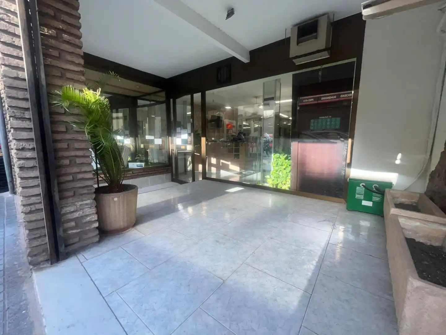 Local en venta en Calle de Lorenzo Ferreira, Santa Rosa - Valdeolleros