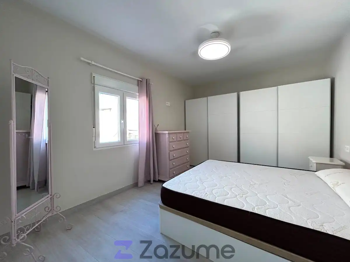 Habitación de Ático de alquiler en Granada con Aire acondicionado, Calefacción y Terraza