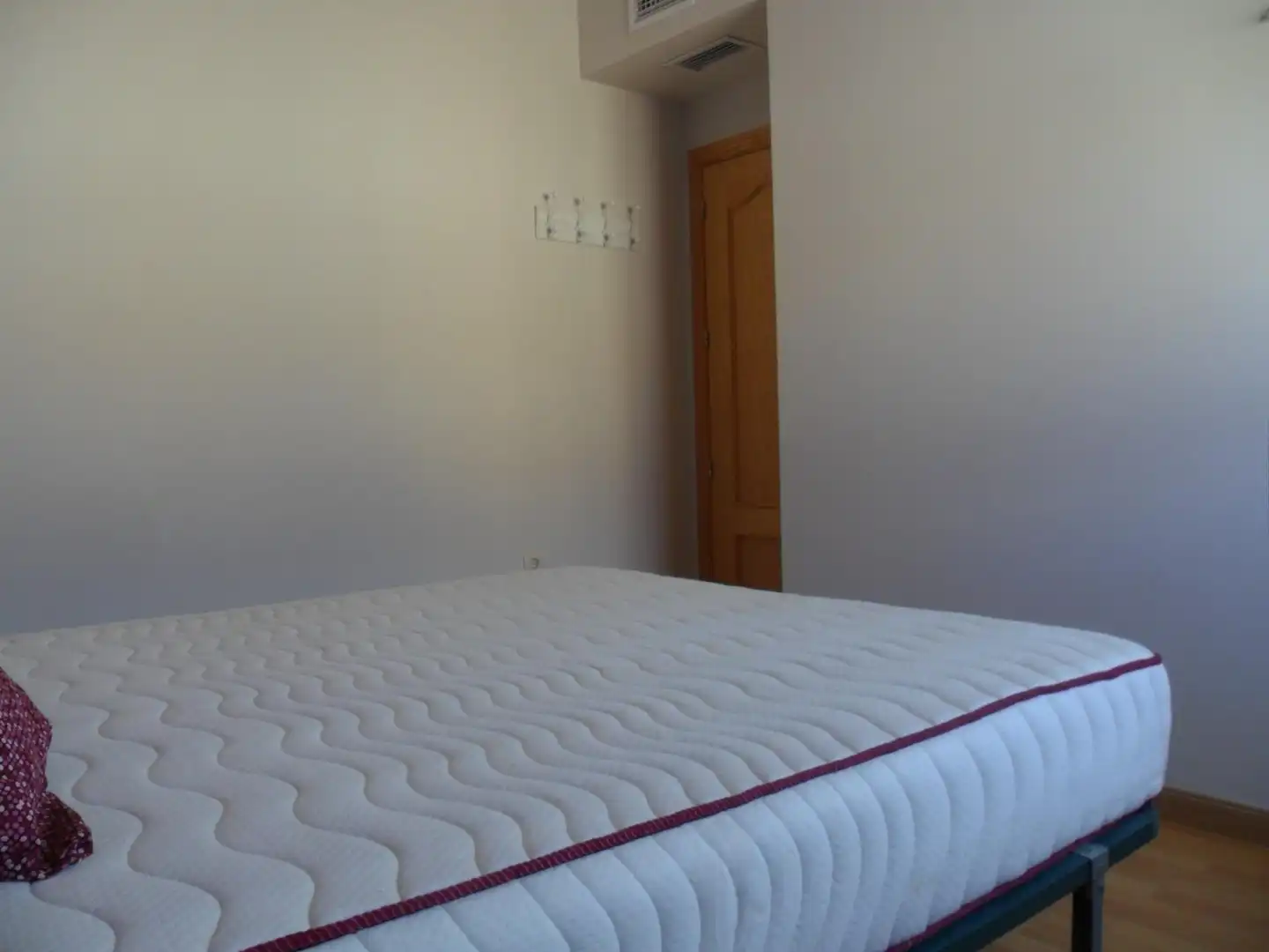 Dormitori de Casa adosada de lloguer en Ogíjares amb Terrassa, Traster i Moblat