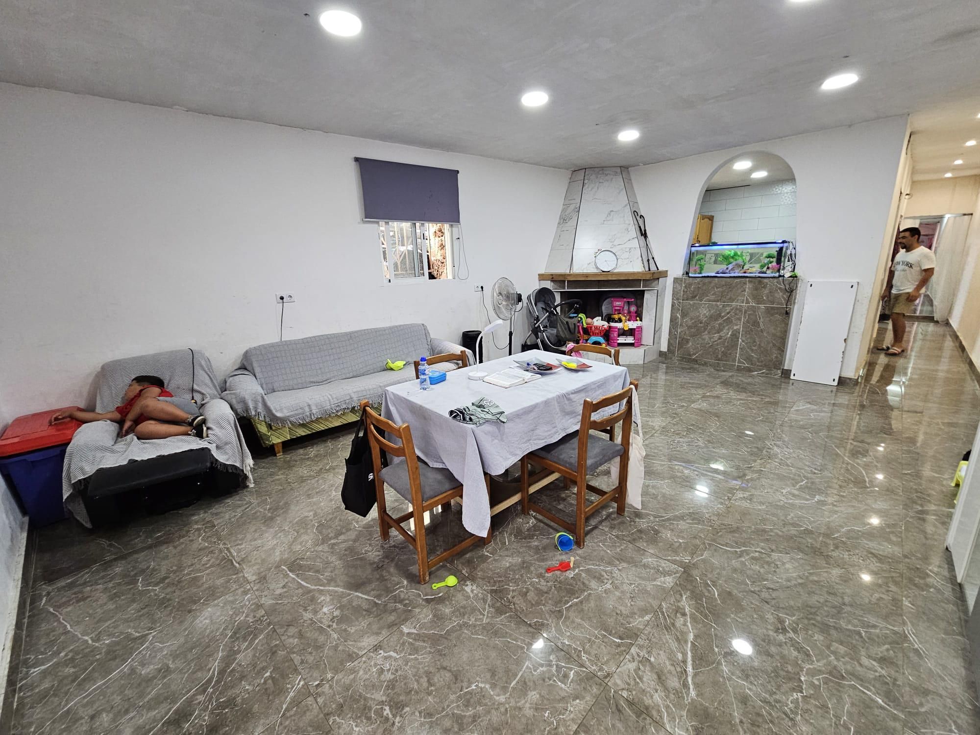 Casa adosada en venda en Elda amb Aire condicionat
