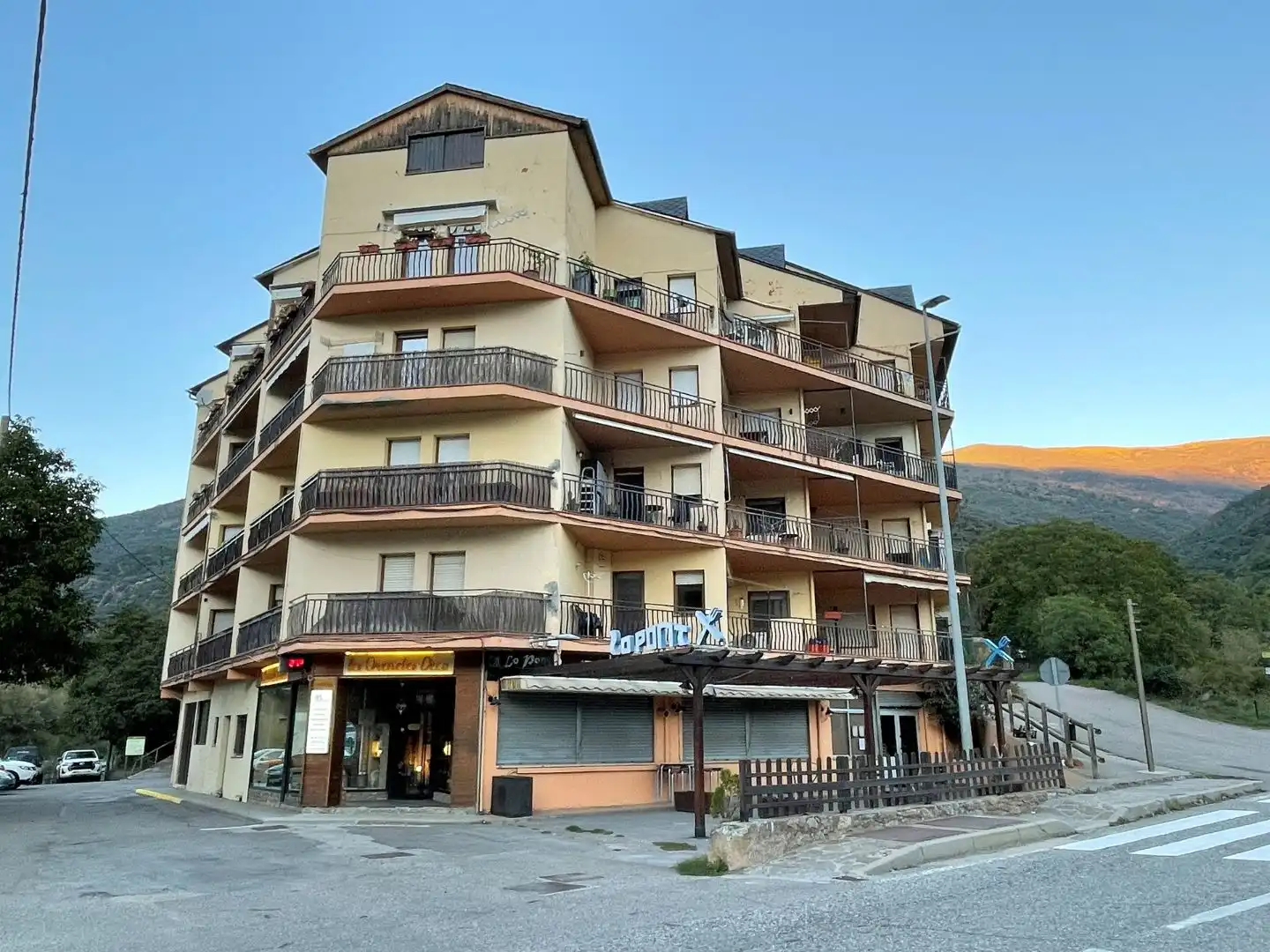 Vista exterior de Piso en venta en Sort con Balcón