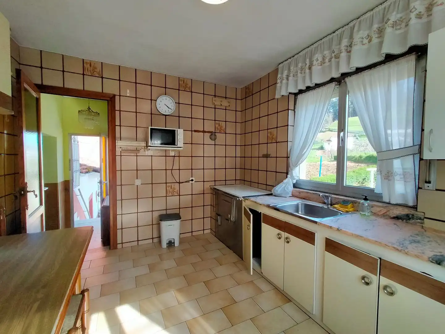 Cocina de Finca rústica en venta en Soto del Barco con Jardín privado, Terraza y Trastero