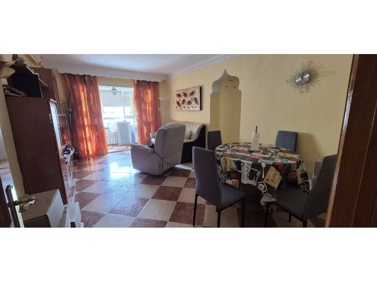 Menjador de Pis en venda en Estepona amb Aire condicionat, Moblat i Balcó