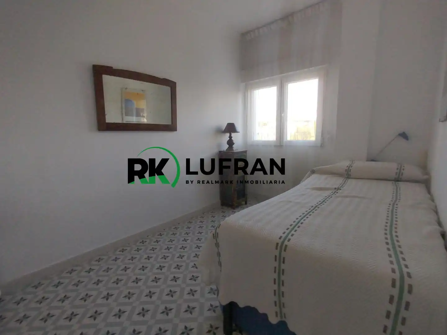 Habitación de Piso en venta en Alicante / Alacant con Aire acondicionado y Balcón