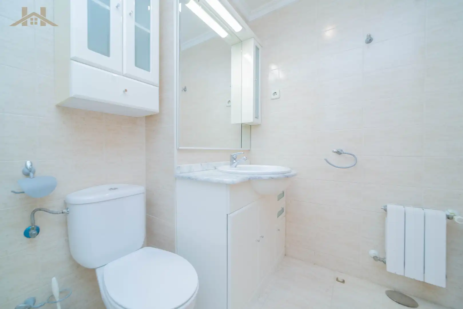 Baño de Piso en venta en Boadilla del Monte con Aire acondicionado, Calefacción y Jardín privado