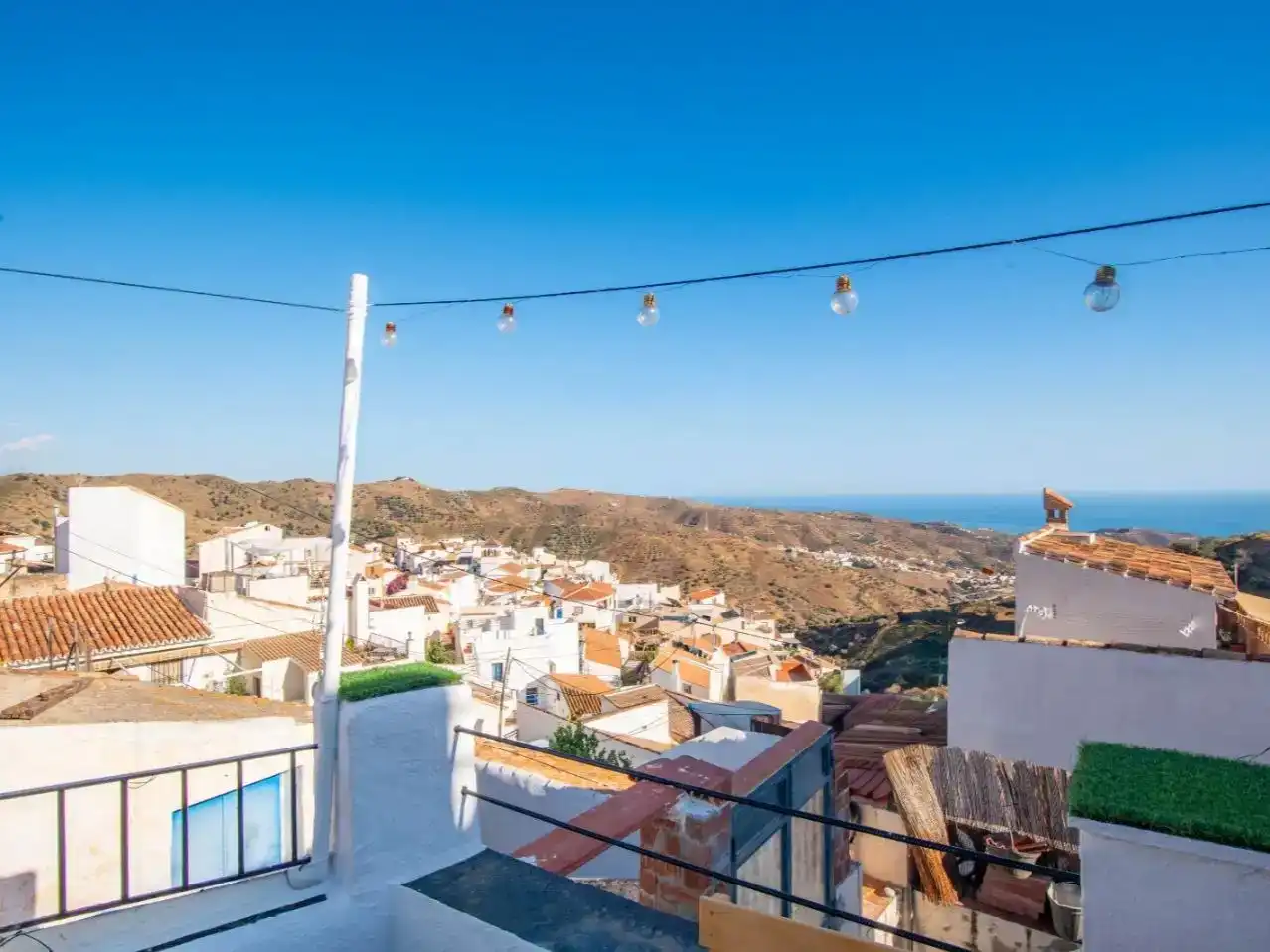 Exterior view of Detached homes for rent in Moclinejo