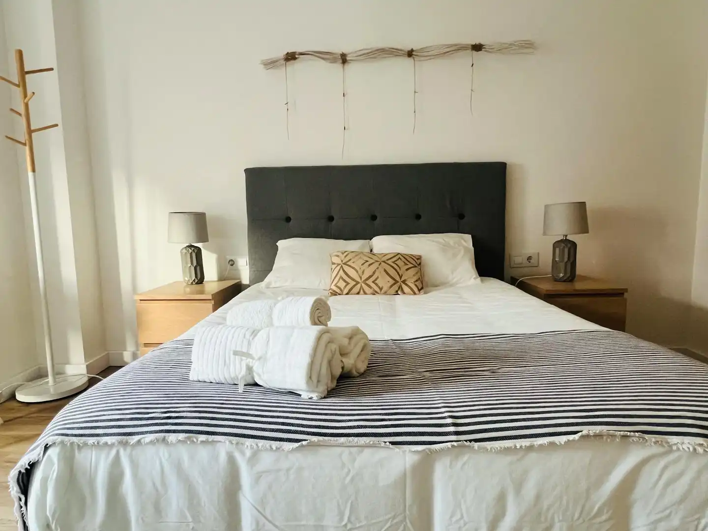 Schlafzimmer von Wohnung zur Miete in Valencia mit Klimaanlage, Heizung und Möbliert