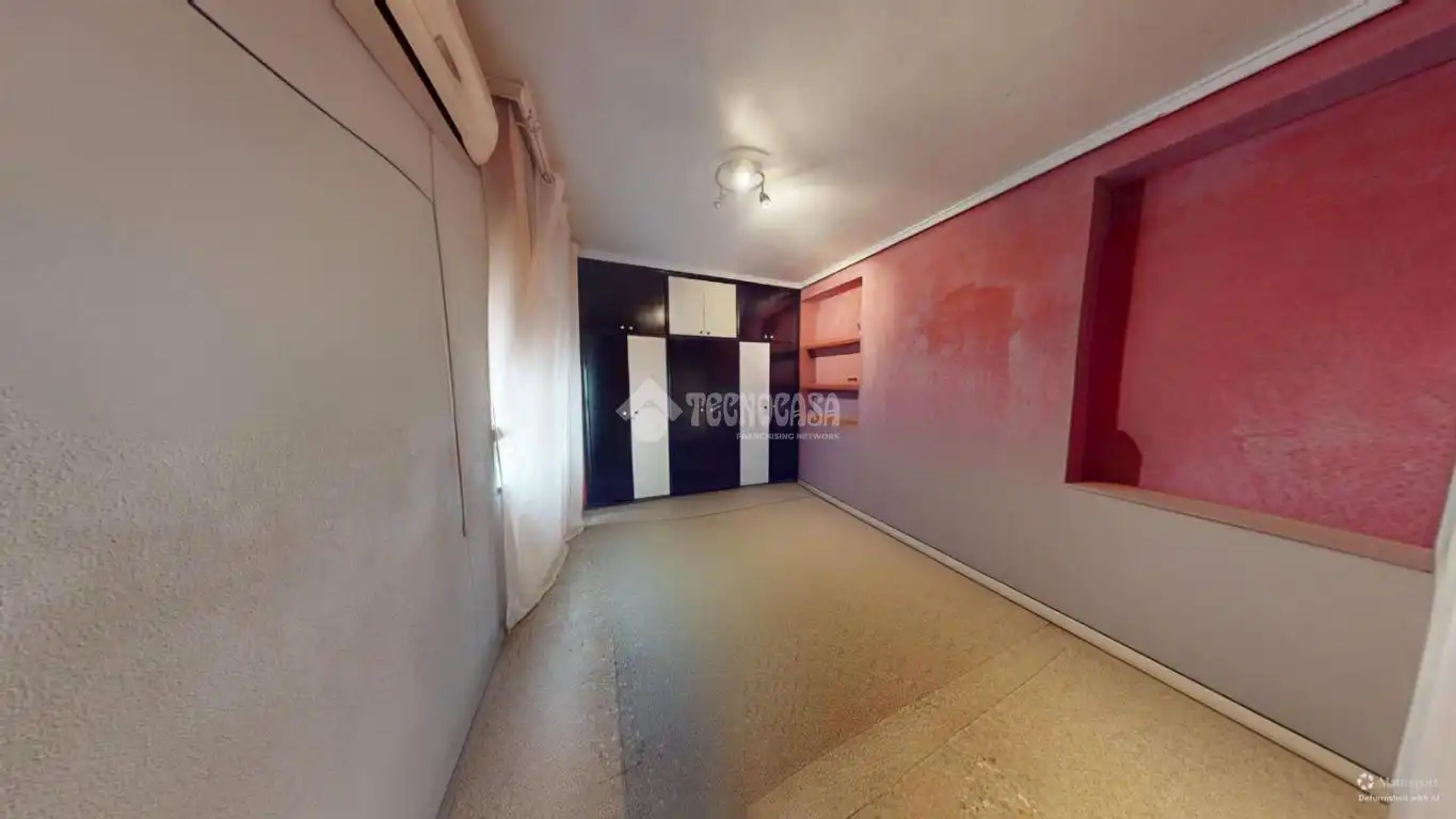 Piso en venta en Valencia con Balcón