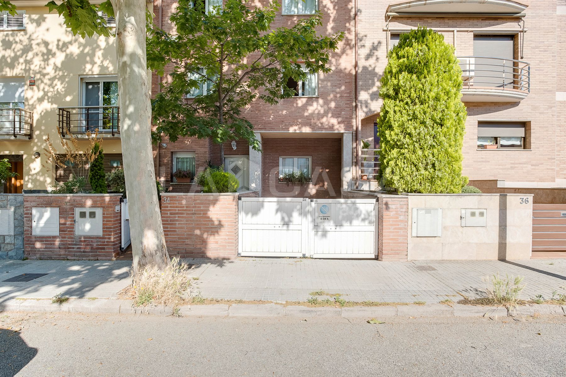 Exterior view of Single-family semi-detached for sale in Granollers  with Air Conditioner, Heating and Private garden