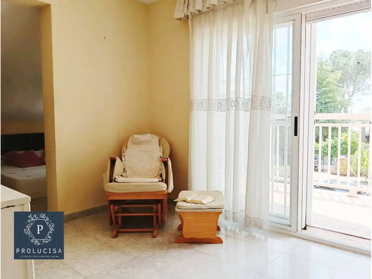 Sala de estar de Casa o chalet en venta en Serranillos del Valle con Calefacción, Terraza y Piscina