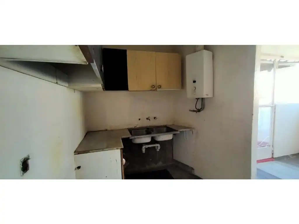 Kitchen of Flat for sale in Girona