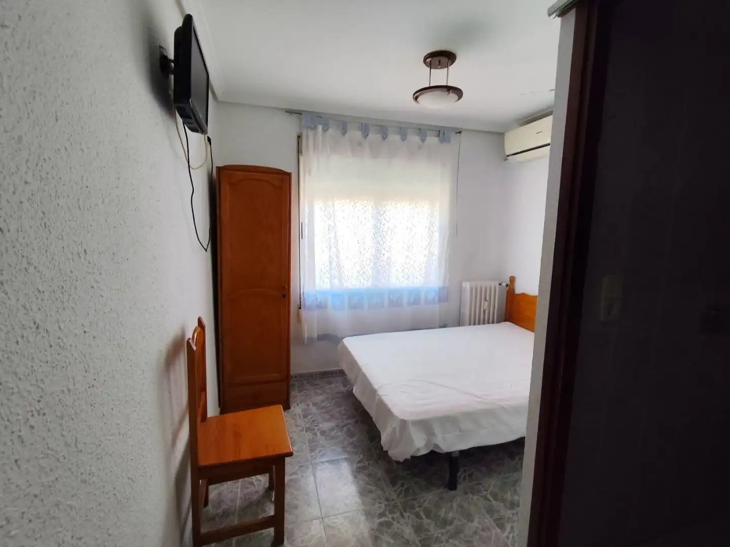 Schlafzimmer von Wohnung zur Miete in  Zaragoza Capital mit Balkon