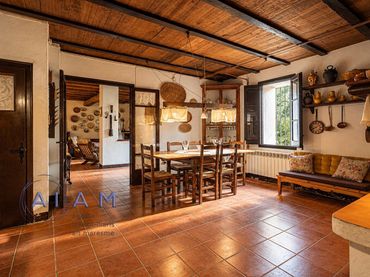 Casa rustica con giardino in vendita a Sant Cebrià de Vallalta