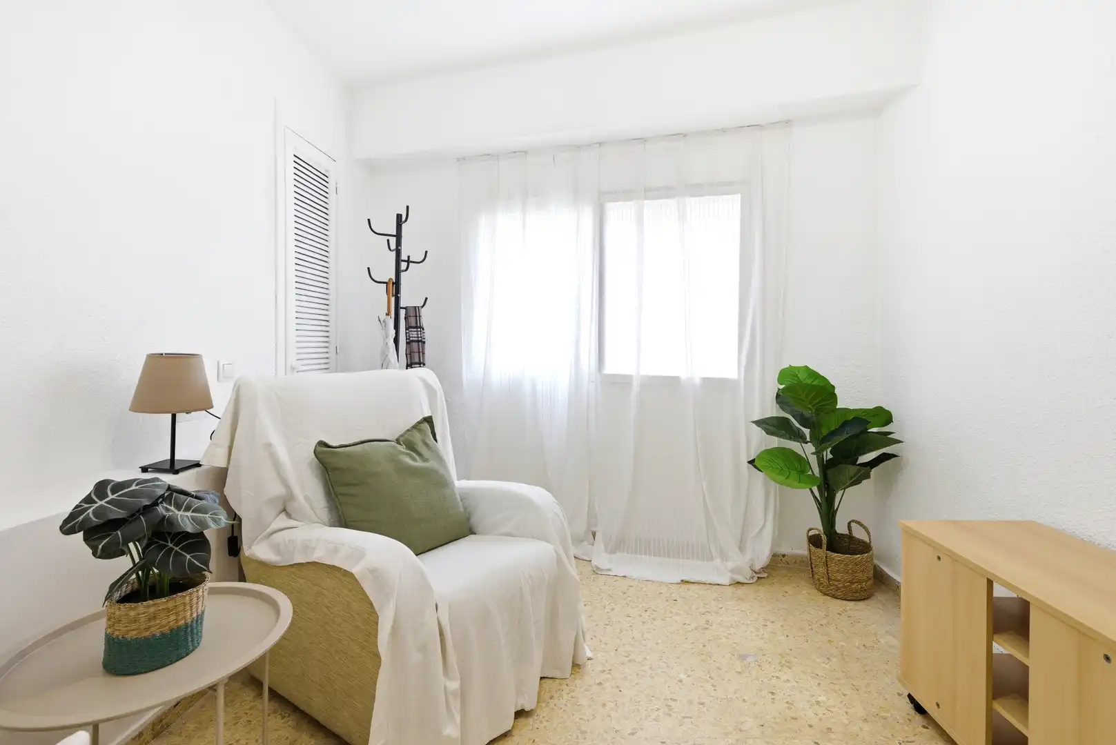 Sala de estar de Piso en venta en Serra con Aire acondicionado, Trastero y Horno