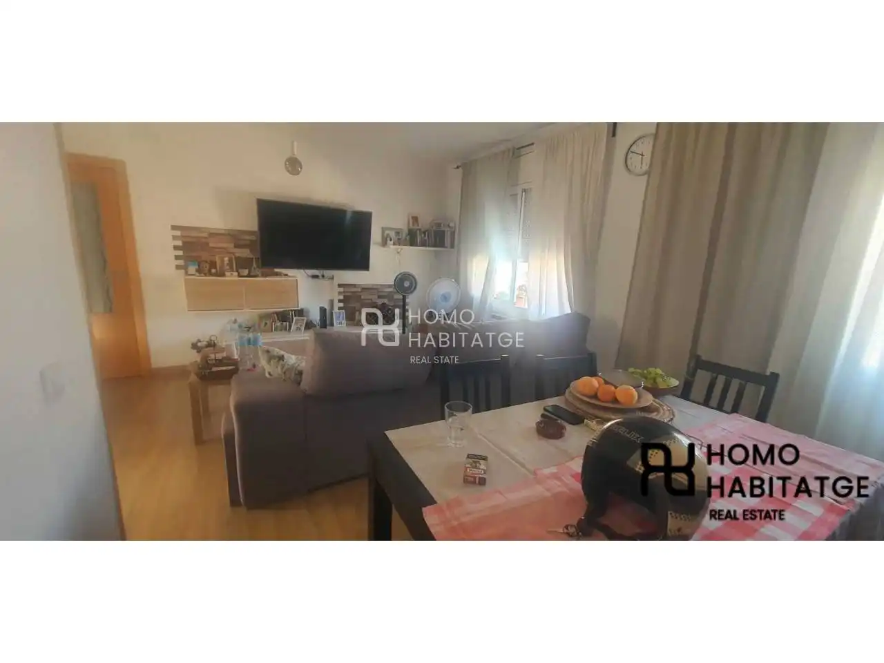 Sala d'estar de Pis en venda en Sabadell amb Calefacció, Parquet i Alarma