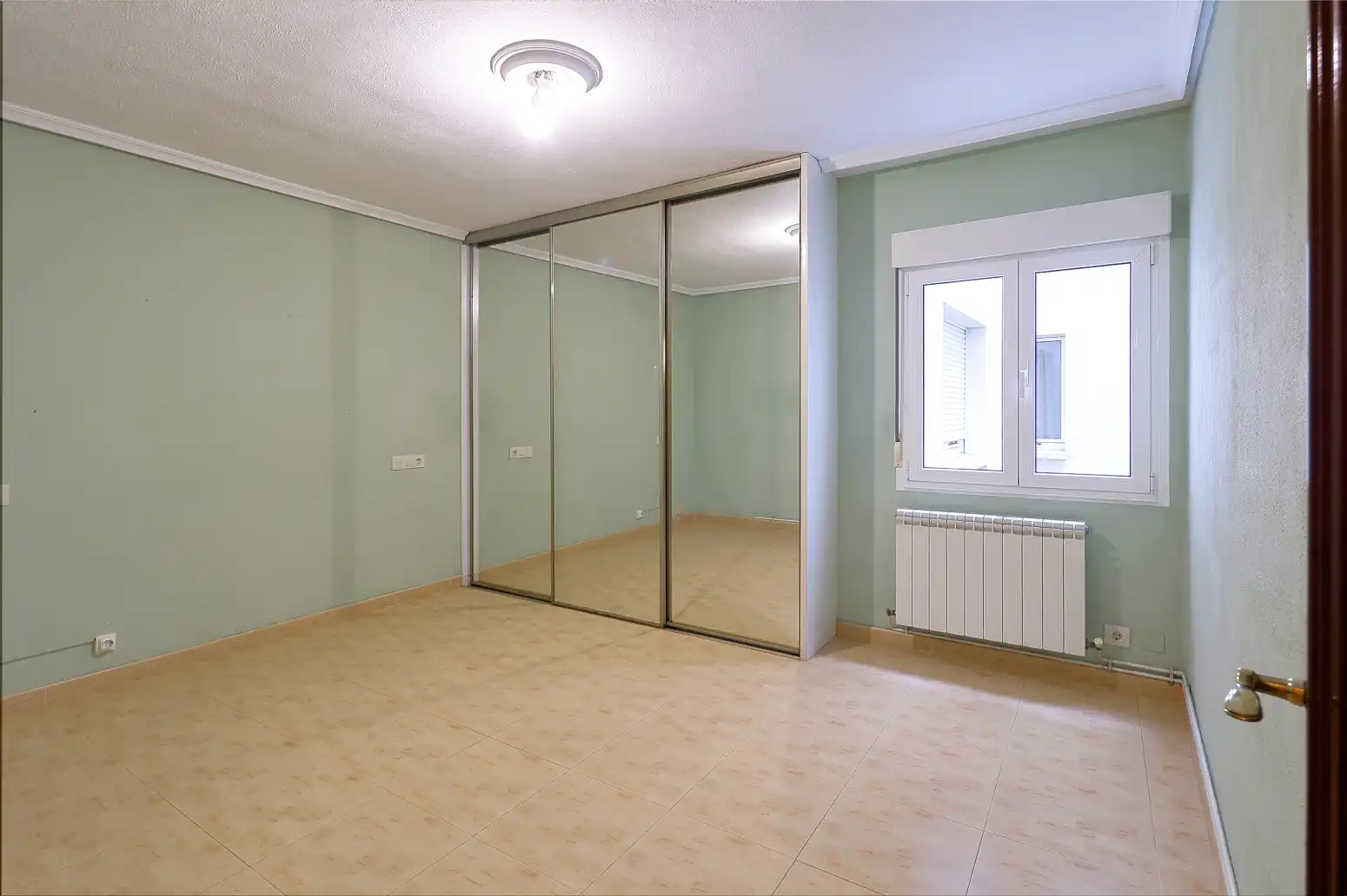 Schlafzimmer von Wohnung zum Verkauf in Oviedo  mit Heizung und Parkett