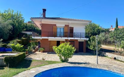 Außenansicht von Haus oder Chalet zum verkauf in Cabrera d'Anoia mit Terrasse und Schwimmbad