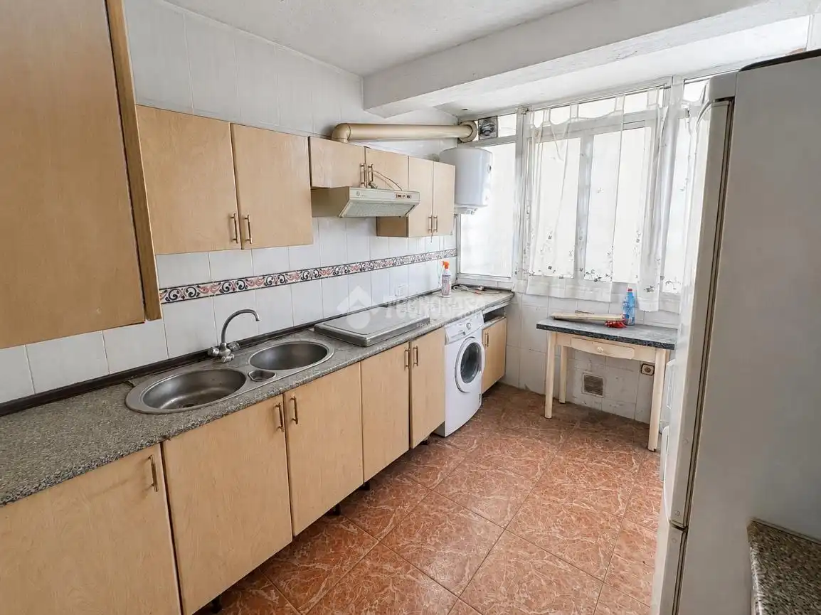 Kitchen of Flat for sale in Aranjuez  with Air Conditioner and Storage room