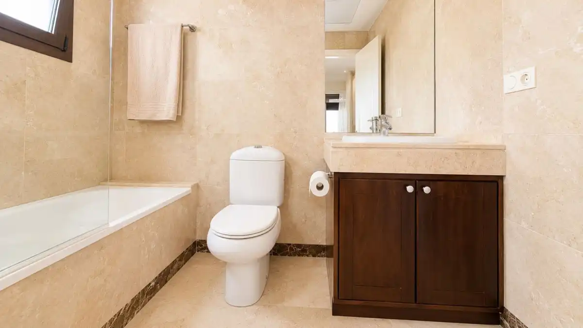 Bathroom of Detached homes for sale in La Alcaidesa  with Air Conditioner, Private garden and Terrace