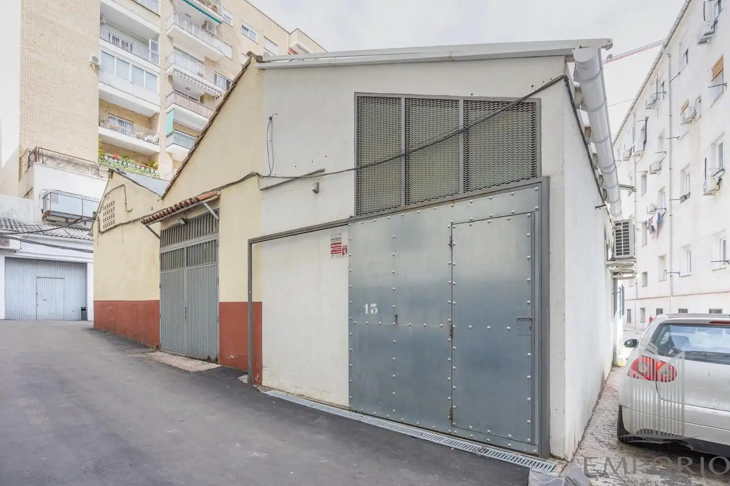 Vista exterior de Local en venta en Madrid con Aire acondicionado
