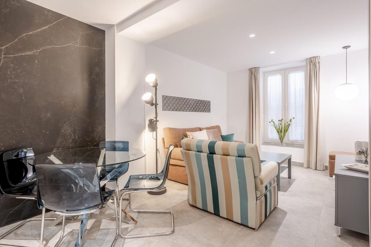 Living room of Flat for rent in Donostia - San Sebastián   with Air Conditioner, Furnished and TV