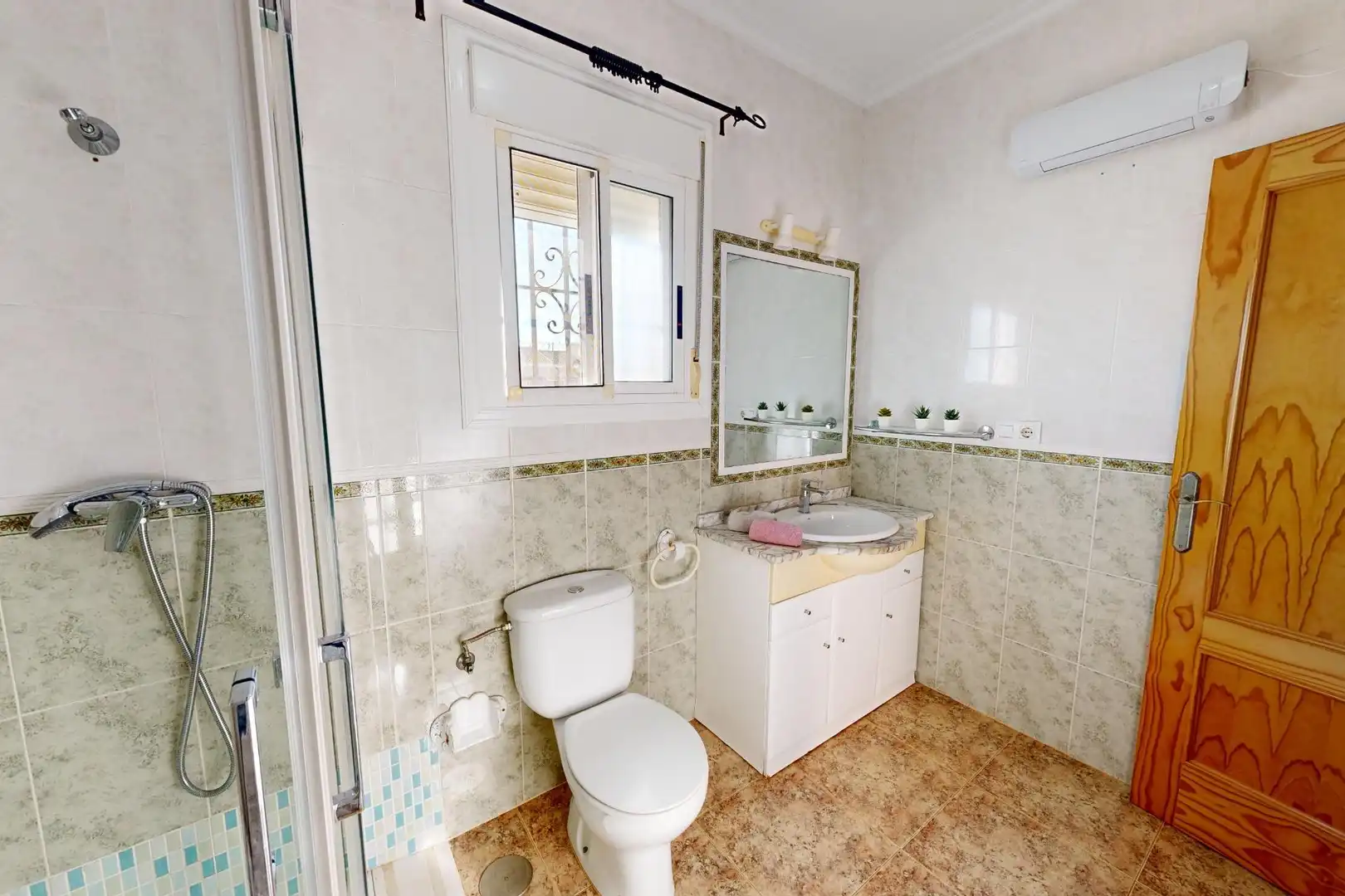 Bany de Casa o xalet en venda en Cartagena amb Aire condicionat, Calefacció i Jardí privat