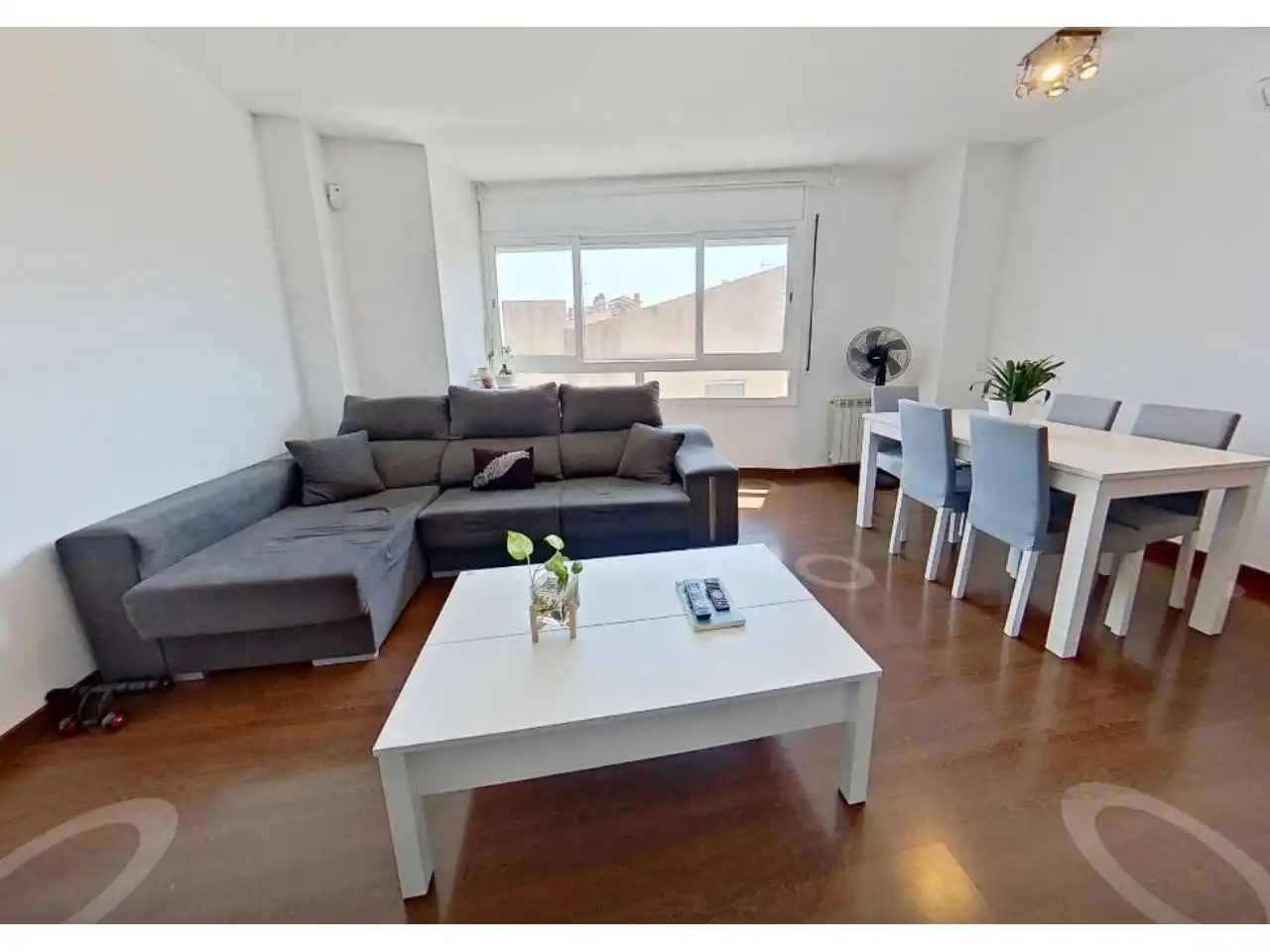 Sala de estar de Dúplex en venta en Terrassa con Terraza y Balcón