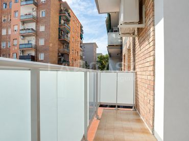 Pis amb balcó en venda a Sant Martí
