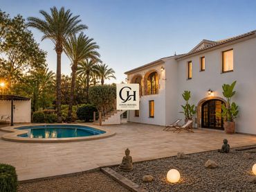 Villa con balcone in vendita a Partides comunes - Adsubia