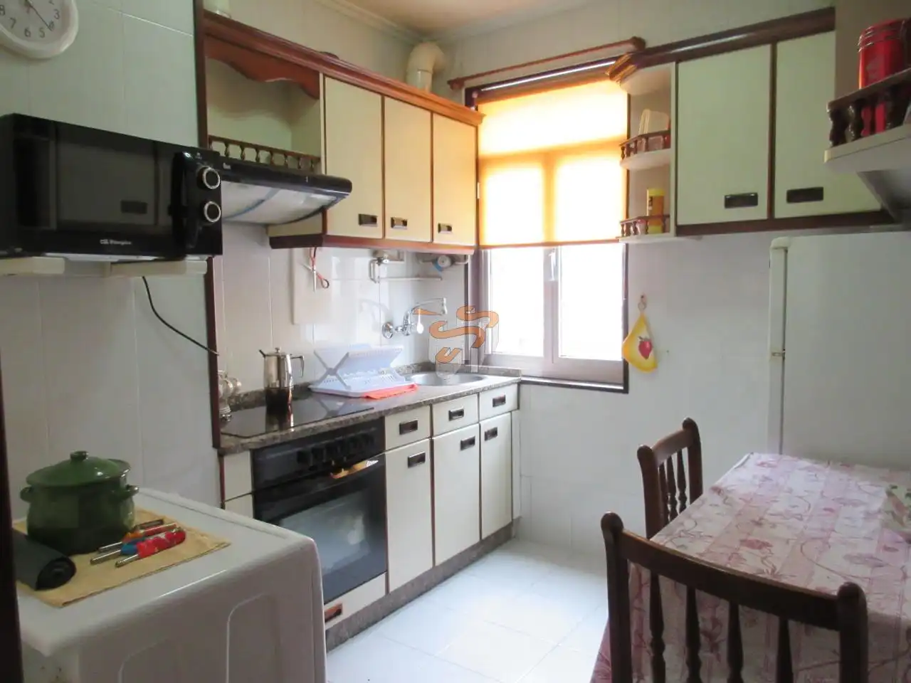 Kitchen of Flat for sale in Ferrol  with Heating and Furnished