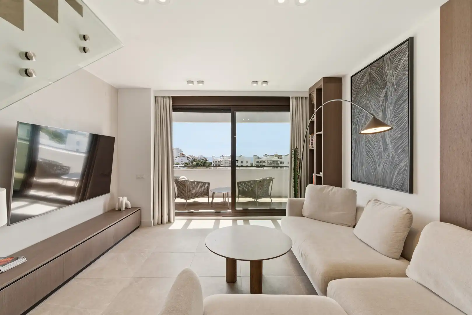 Living room of Attic for sale in Estepona  with Air Conditioner, Terrace and Swimming Pool
