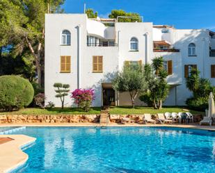 Vista exterior de Casa o xalet en venda en Calvià amb Aire condicionat, Terrassa i Piscina comunitària