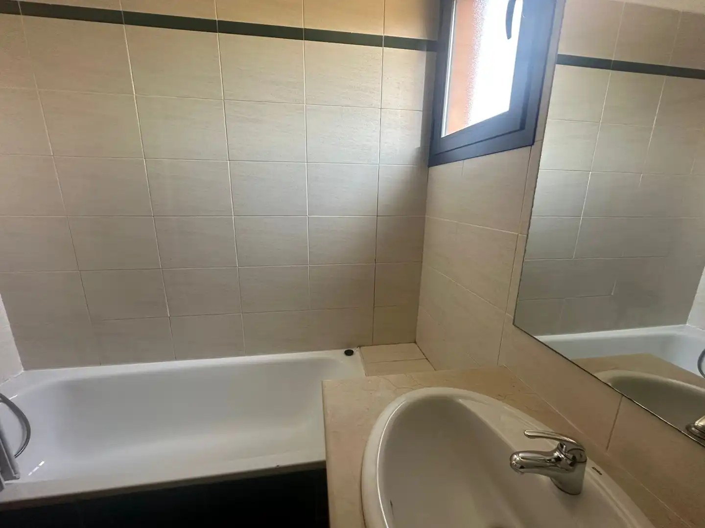 Baño de Piso de alquiler en Arganda del Rey con Calefacción, Terraza y Trastero