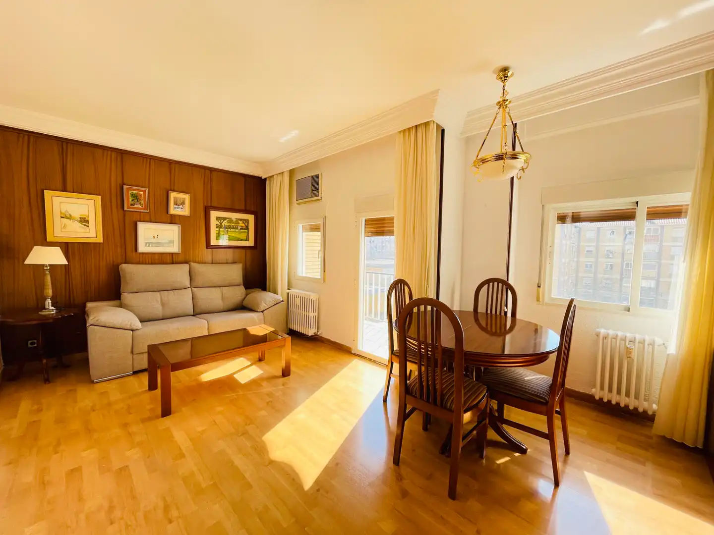 Living room of Flat for sale in  Zaragoza Capital  with Air Conditioner, Heating and Parquet flooring