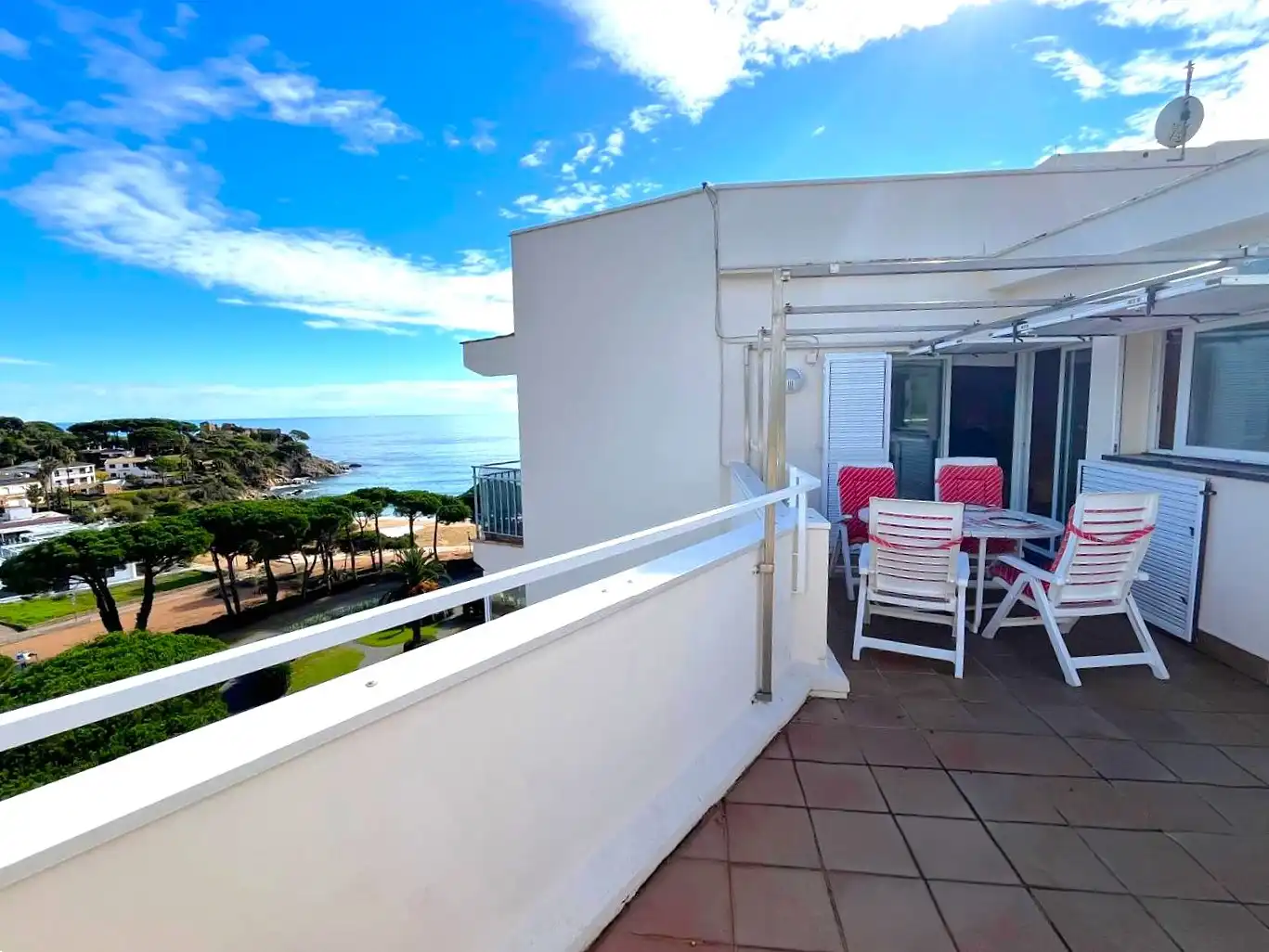 Schlafzimmer von Dachboden zum Verkauf in Palamós mit Terrasse und Möbliert