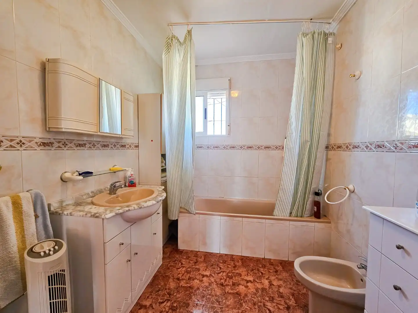 Baño de Finca rústica en venta en Algorfa con Aire acondicionado, Calefacción y Terraza