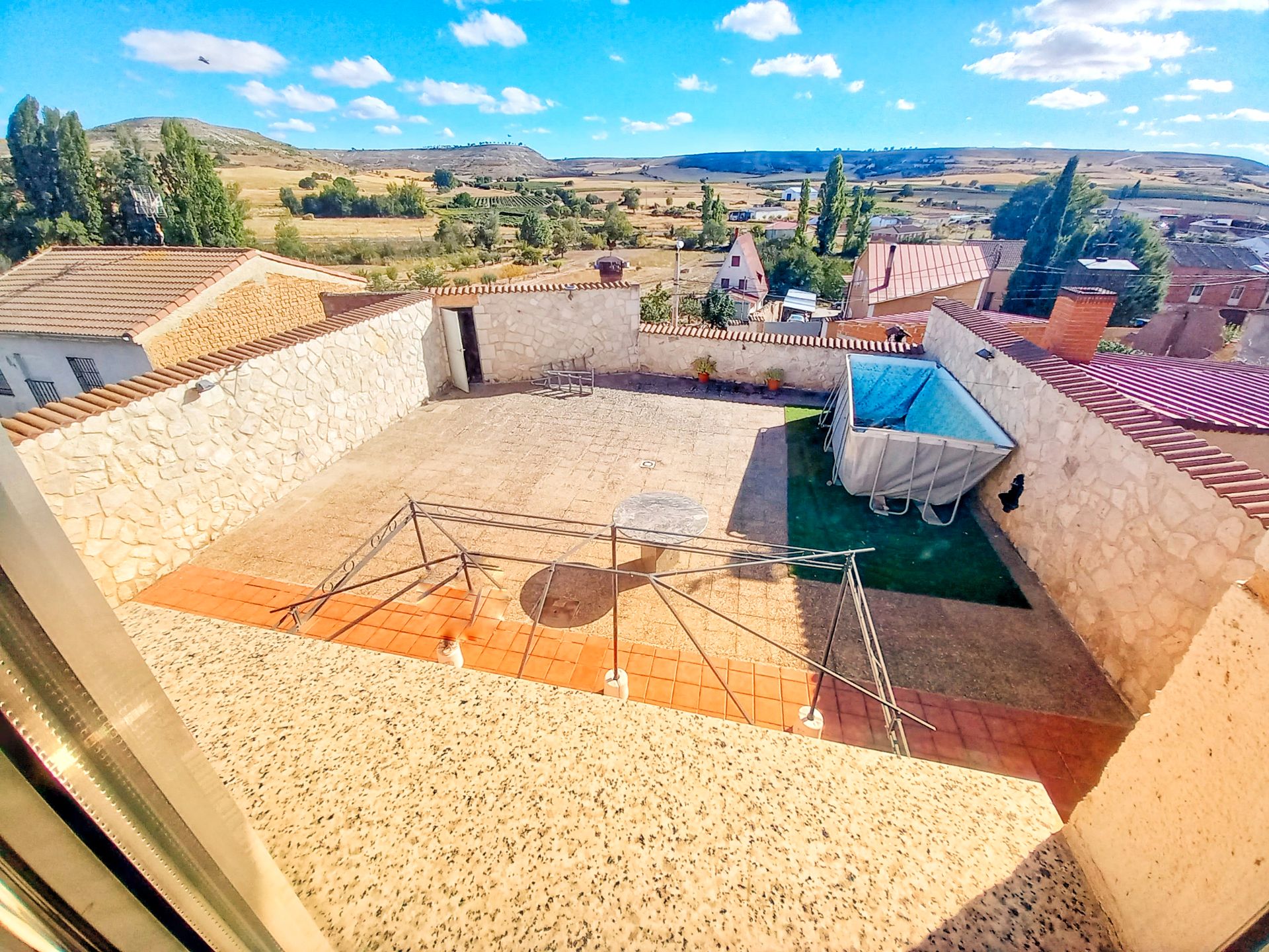 Terrassa de Casa o xalet en venda en Fuentelisendo amb Calefacció, Jardí privat i Parquet