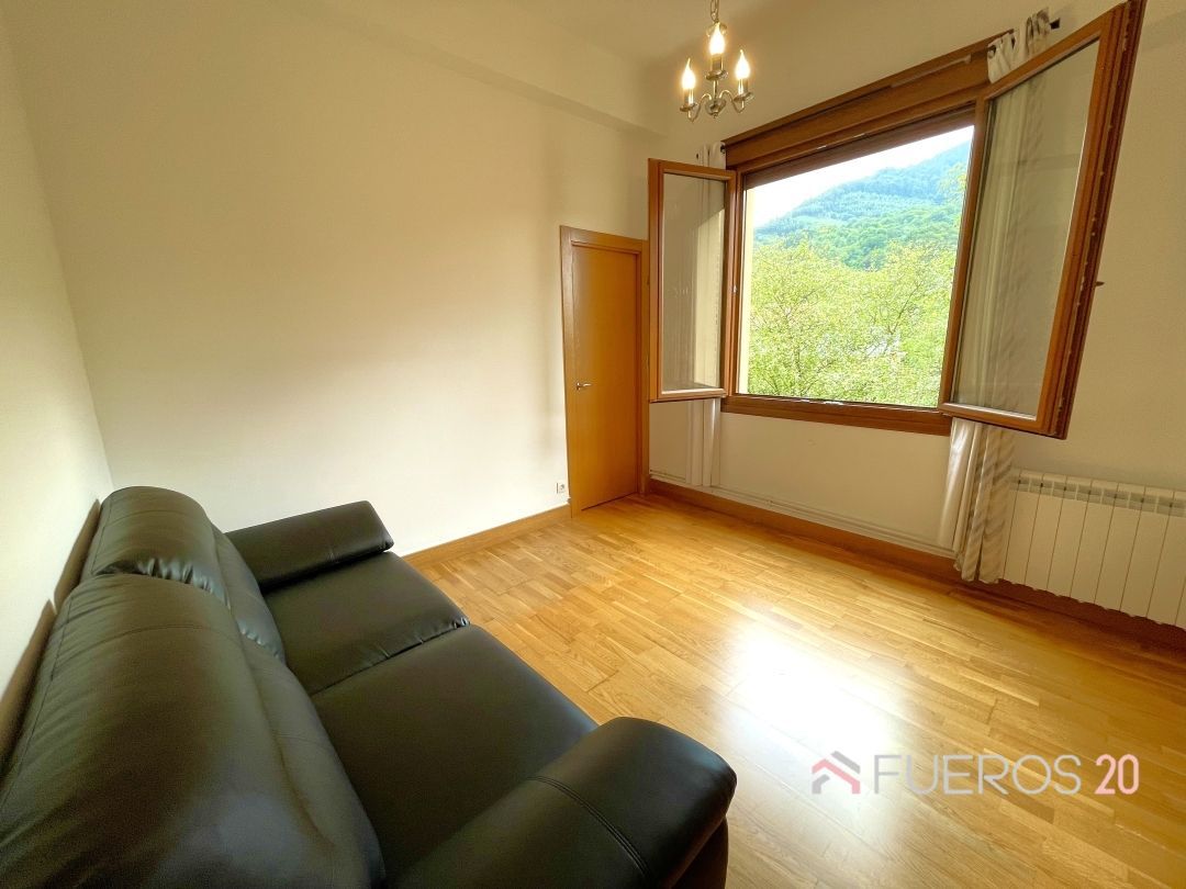 Living room of Flat for sale in Bilbao   with Heating, Private garden and Terrace