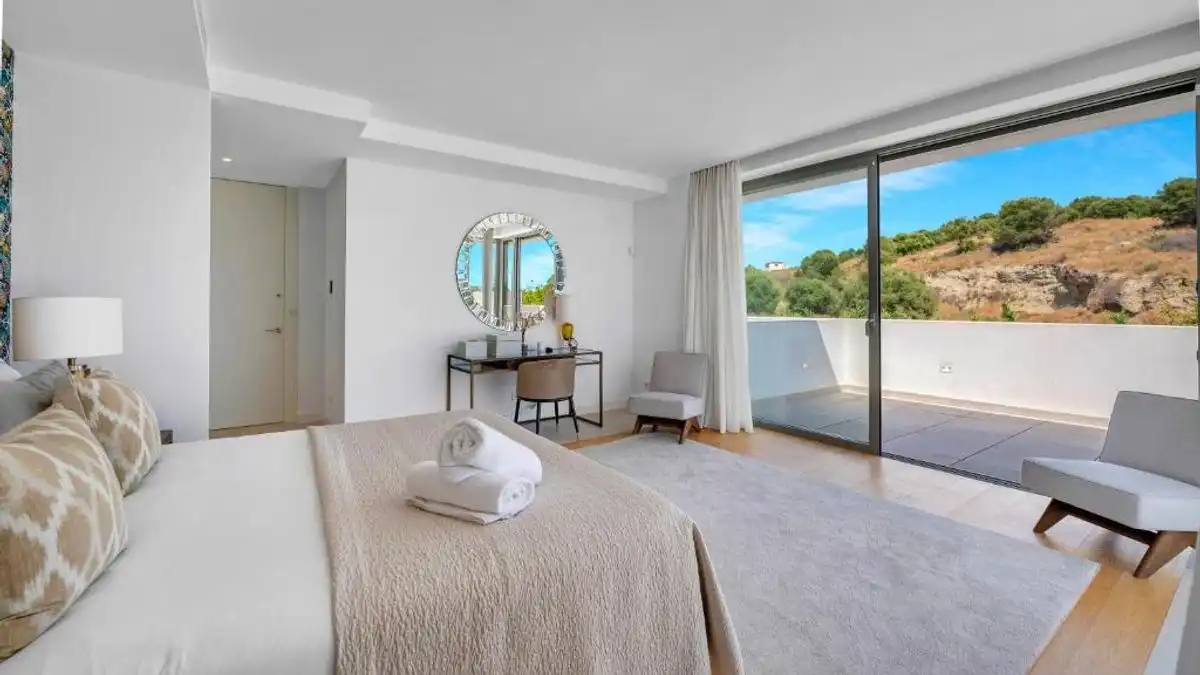 Dormitori de Casa o xalet en venda en Estepona amb Aire condicionat, Calefacció i Jardí privat