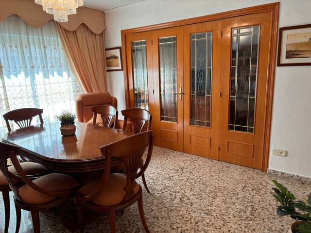 Piso en Alquiler en Carrer Abat Solà en Plaza Elíptica - República Argentina