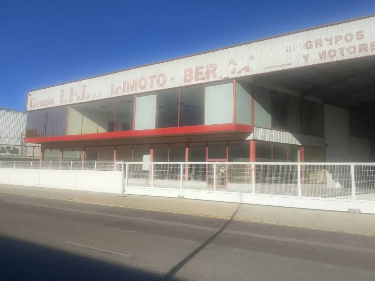 Nave industrial in vendita a Avenida Hort Mandarí 19, imagen 2