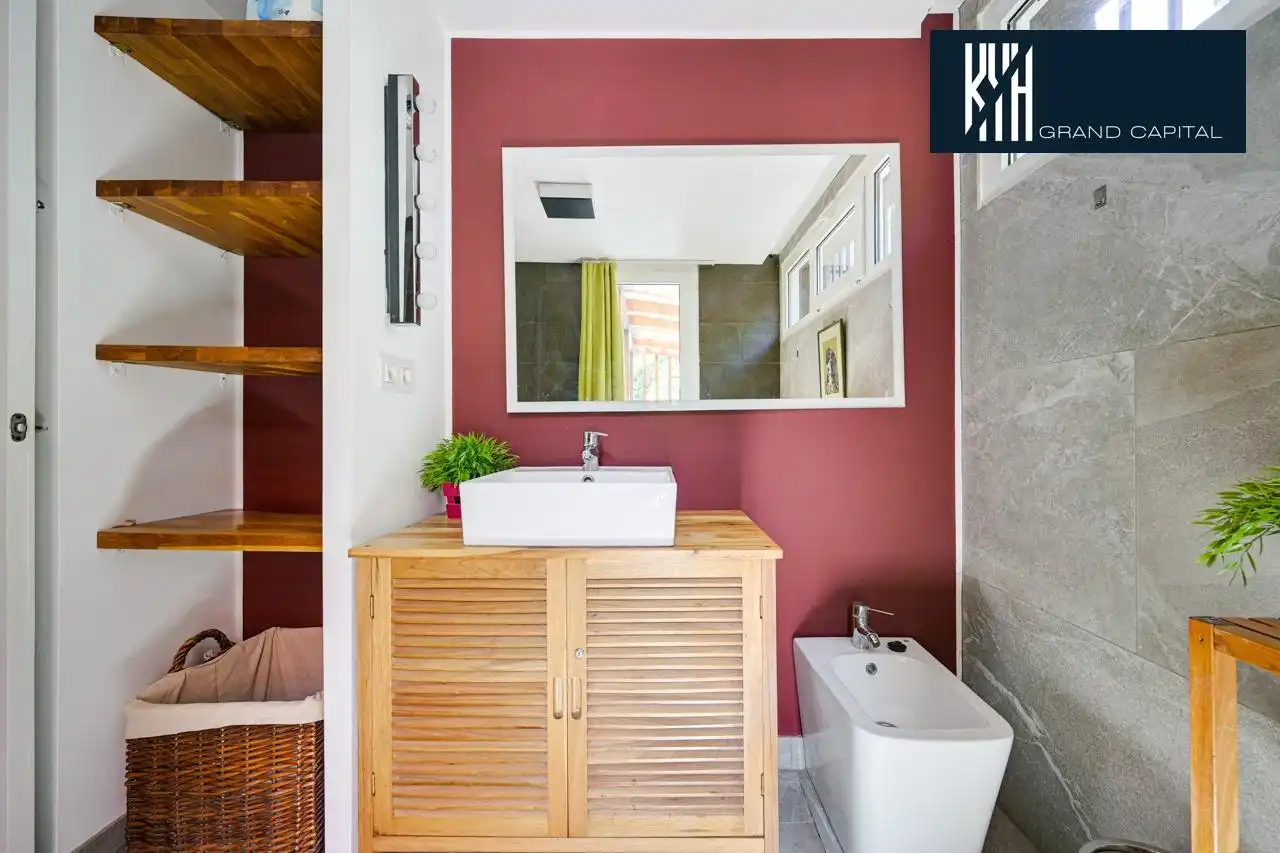Detached house with pool for sale in Carrer Carrer Alexandria, imagen 46